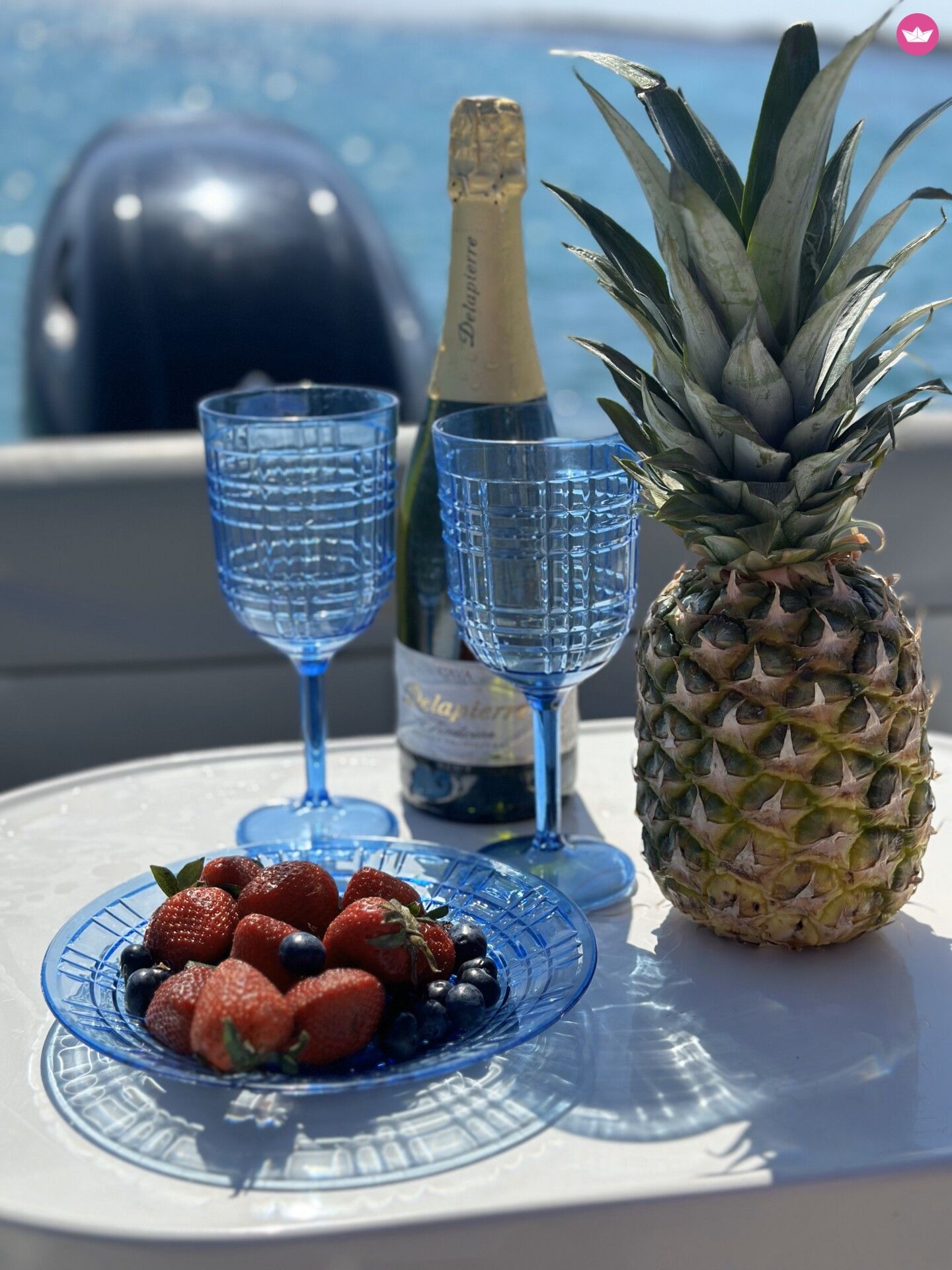 Drinks and food on board Buena Proa